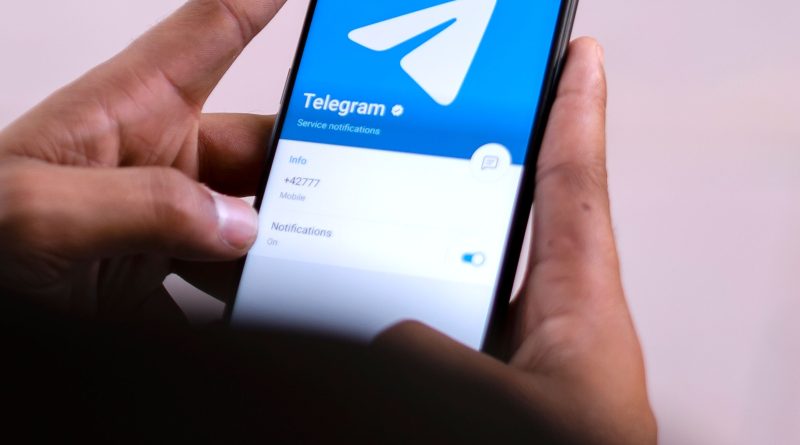 Telegram手机端账号登录界面