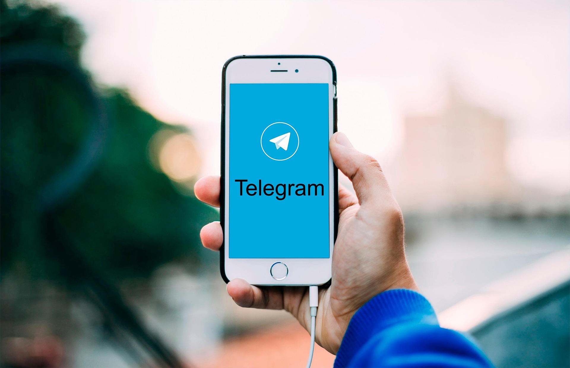 Telegram 手机应用界面
